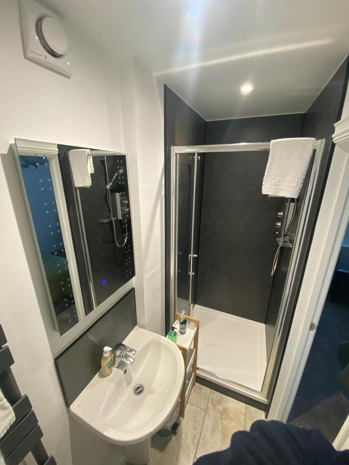 Claremont House Keswick Bed & Breakfast Кесвик Екстериор снимка